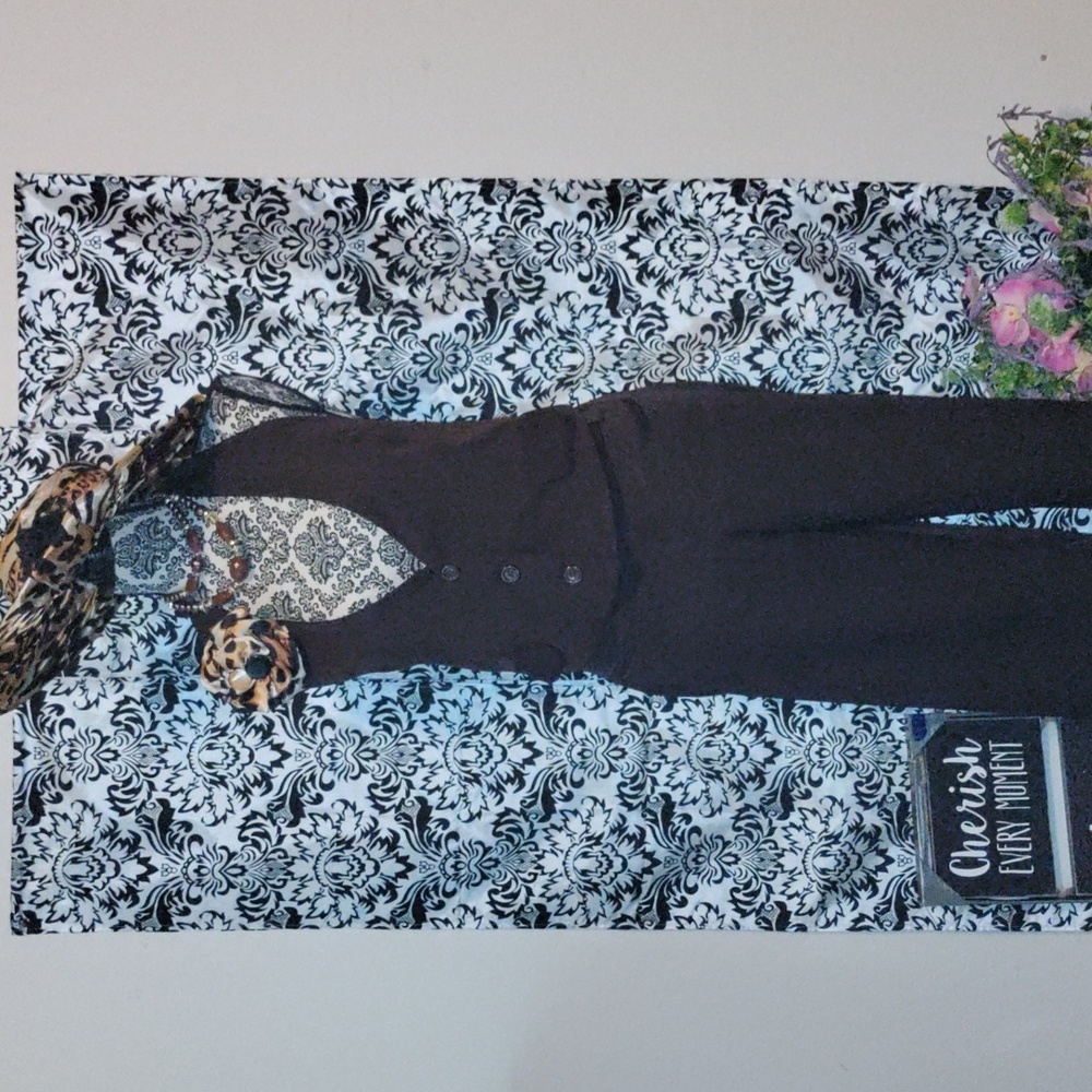 Brown two piece Capri crop set size 14